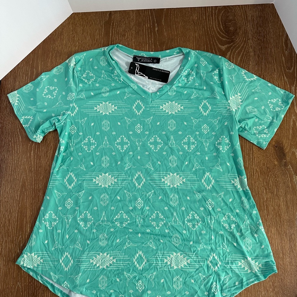 NWT Lucky & Blessed Mint Southwest‎ Steer V Neck Short Sleeve Tee